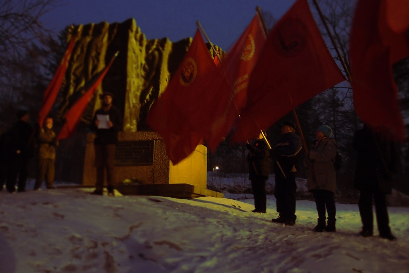 Perinteinen puheenpitokeli: räntää tulee ja pimeäkin on.